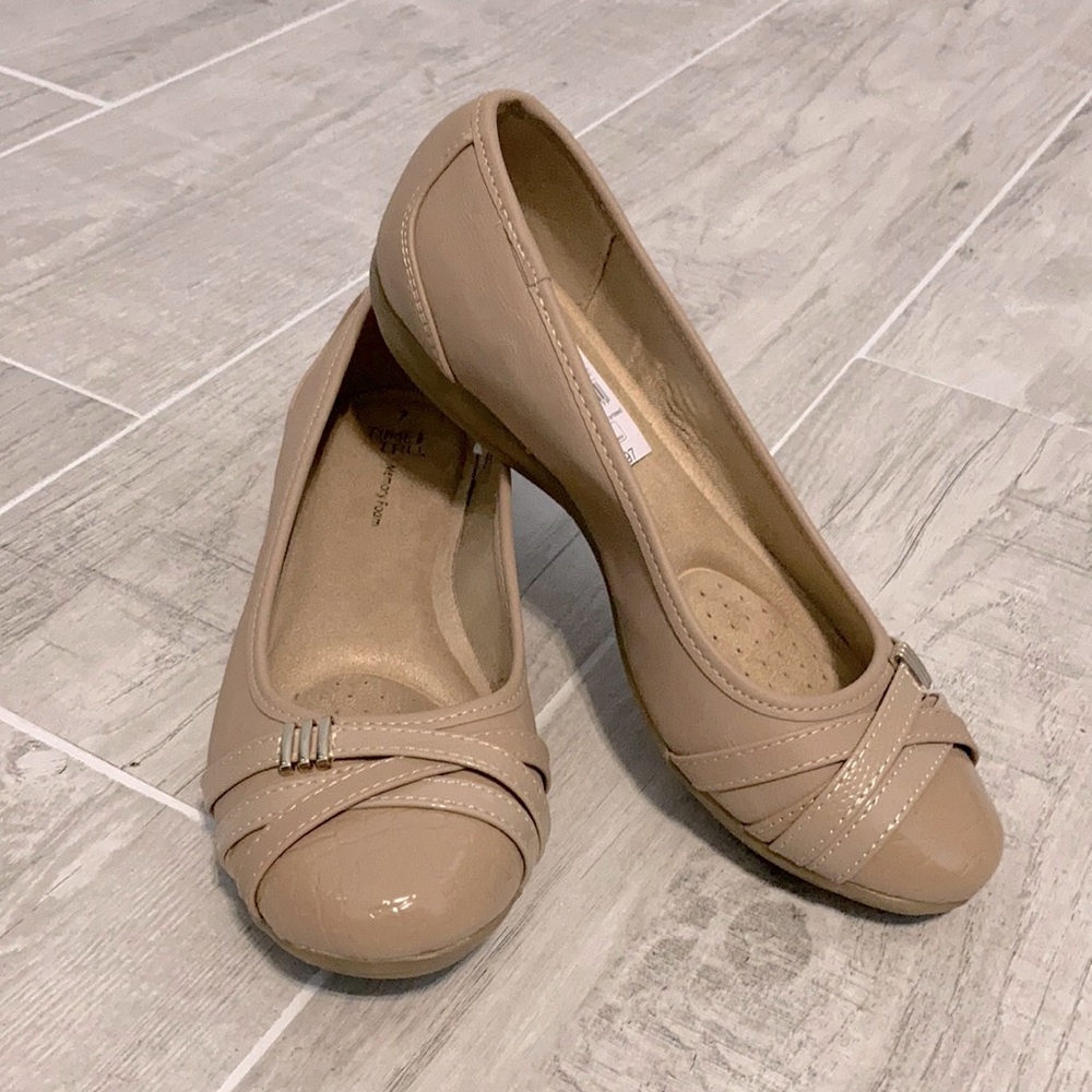 Brand New Tan Flats